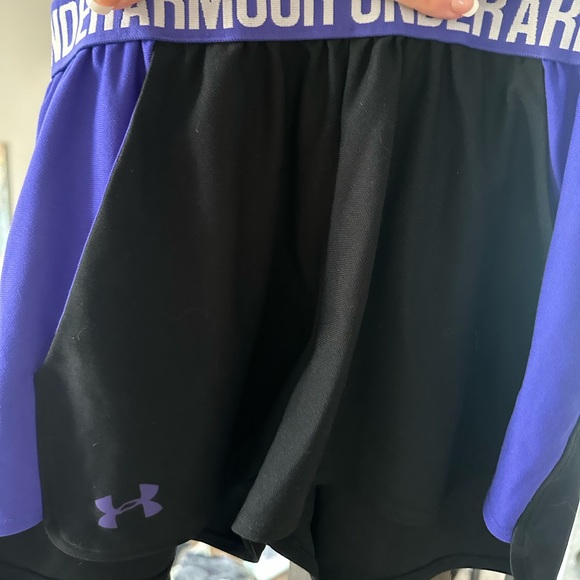 Under armour women’s shorts - Picture 2 of 5